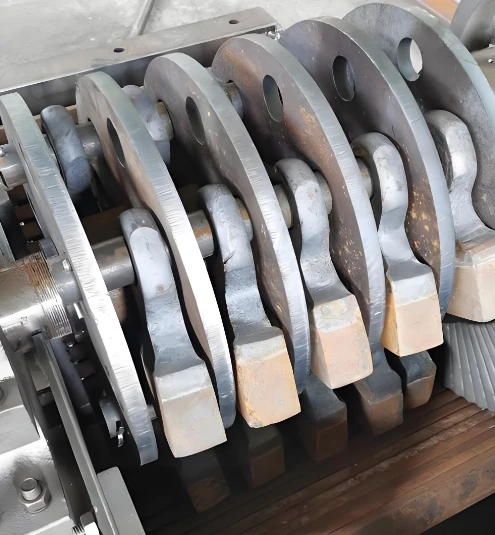 Pláta Líneála Crusher VSI|Caith Réitigh Frithsheasmhach Le haghaidh Crusher Tionchair seafta Ingearach